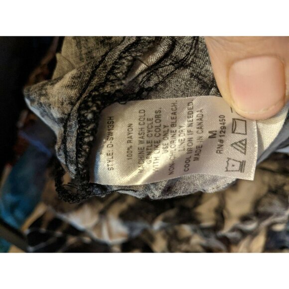 Tie-Dye Skirt Size Medium Black White Tie Dye Hi-Lo Juniors - Picture 4 of 4